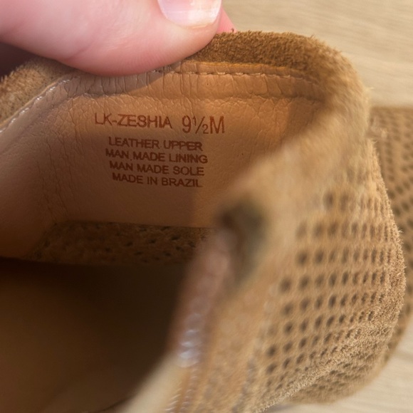 Women’s Lucky Brand Zeshia Tan Bootie Beige Shoe Boot Heel Size 9.5 M - Picture 8 of 9